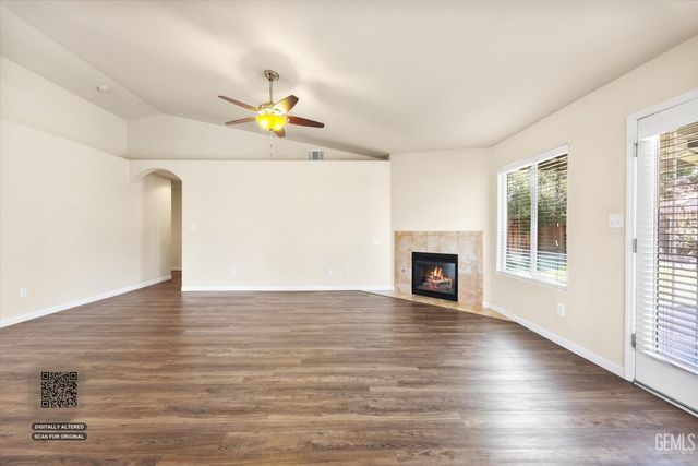 10700 Valverde Drive, Bakersfield, CA 93311