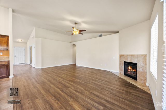10700 Valverde Drive, Bakersfield, CA 93311