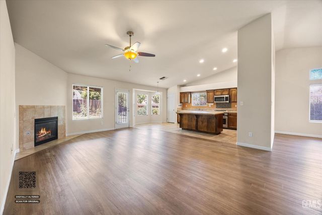 10700 Valverde Drive, Bakersfield, CA 93311