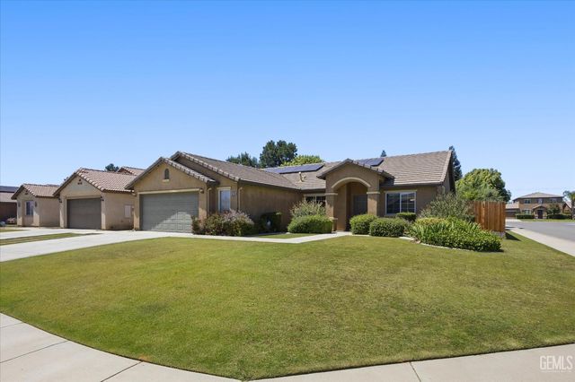 10700 Valverde Drive, Bakersfield, CA 93311