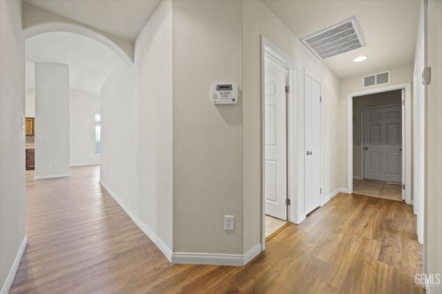 10700 Valverde Drive, Bakersfield, CA 93311
