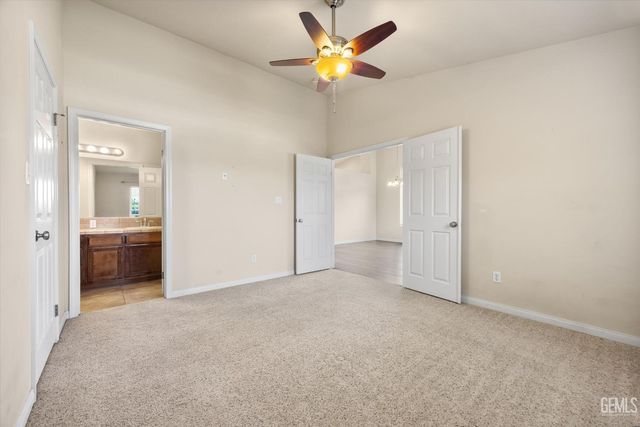 10700 Valverde Drive, Bakersfield, CA 93311