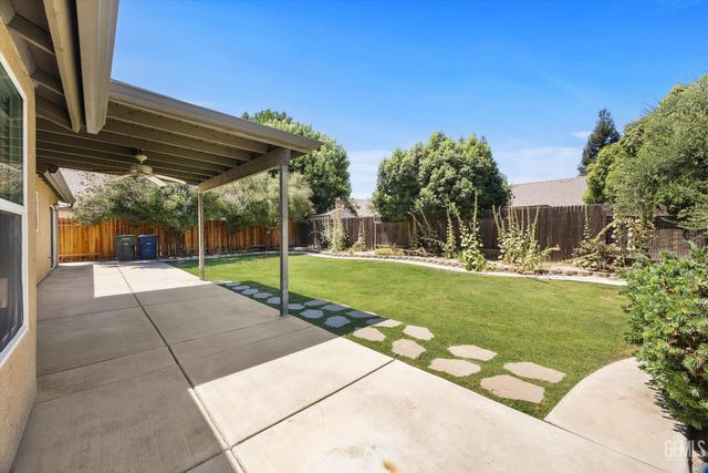 10700 Valverde Drive, Bakersfield, CA 93311