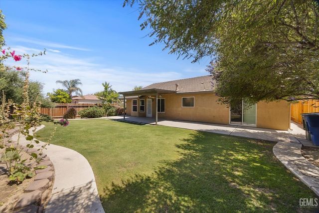 10700 Valverde Drive, Bakersfield, CA 93311