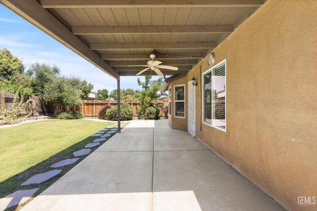 10700 Valverde Drive, Bakersfield, CA 93311