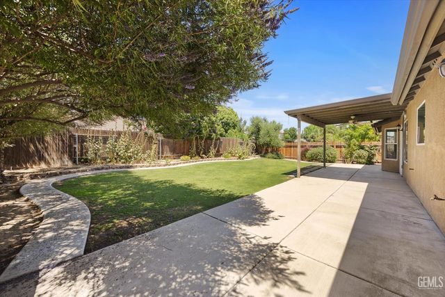 10700 Valverde Drive, Bakersfield, CA 93311