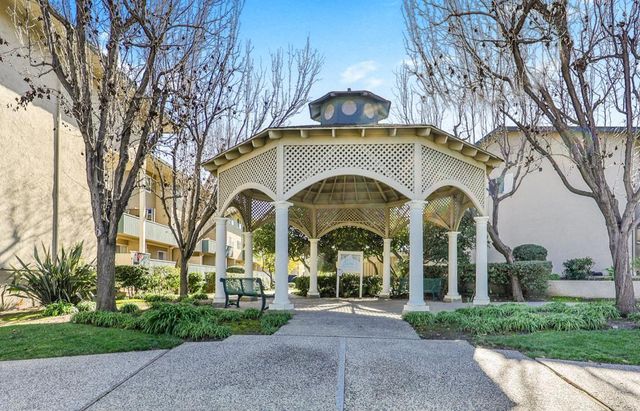 7050 Rainbow Drive 4, San Jose, CA 95129