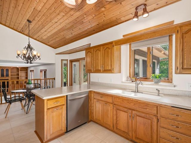 440 83rd Avenue NW, Coon Rapids, MN 55433