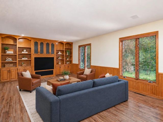 440 83rd Avenue NW, Coon Rapids, MN 55433