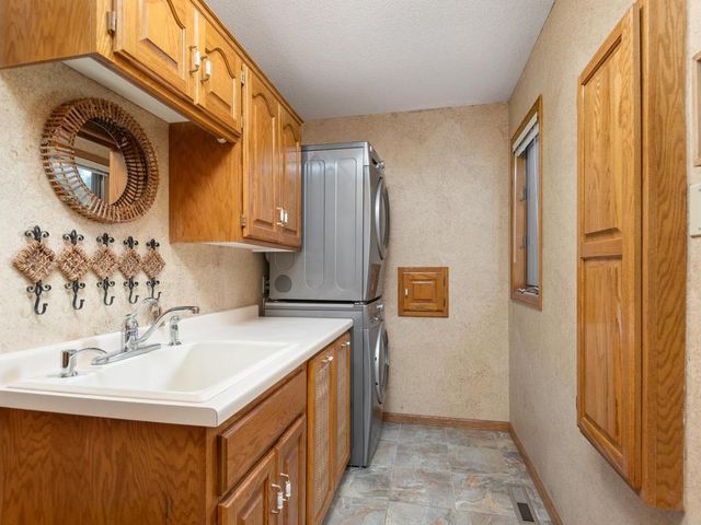 440 83rd Avenue NW, Coon Rapids, MN 55433