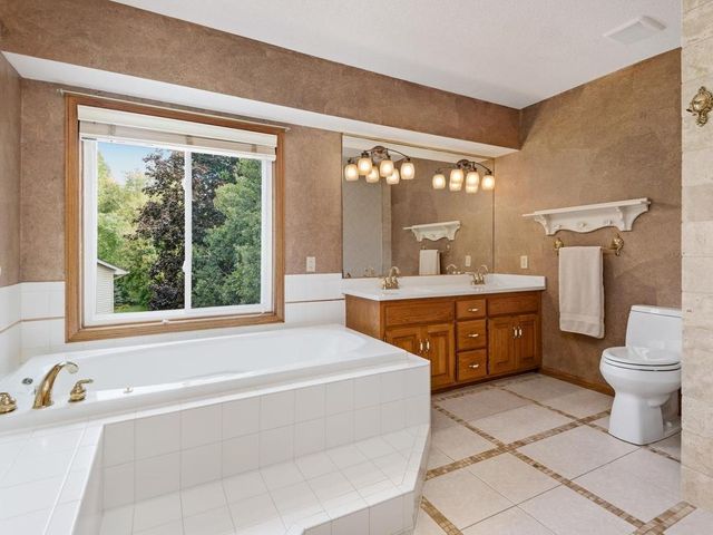 440 83rd Avenue NW, Coon Rapids, MN 55433