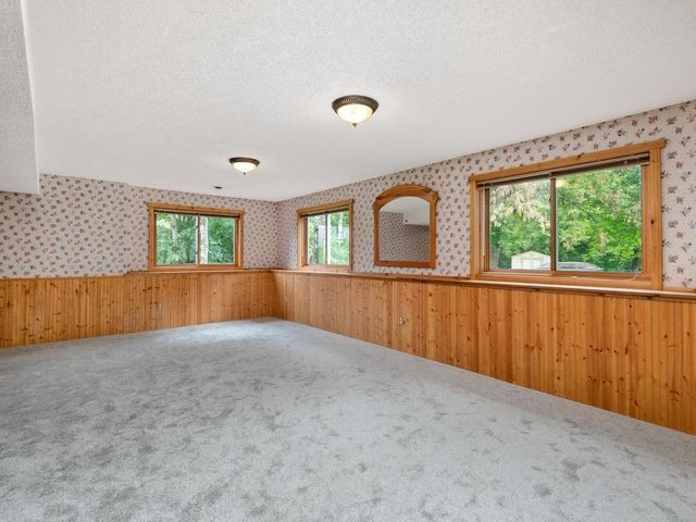 440 83rd Avenue NW, Coon Rapids, MN 55433
