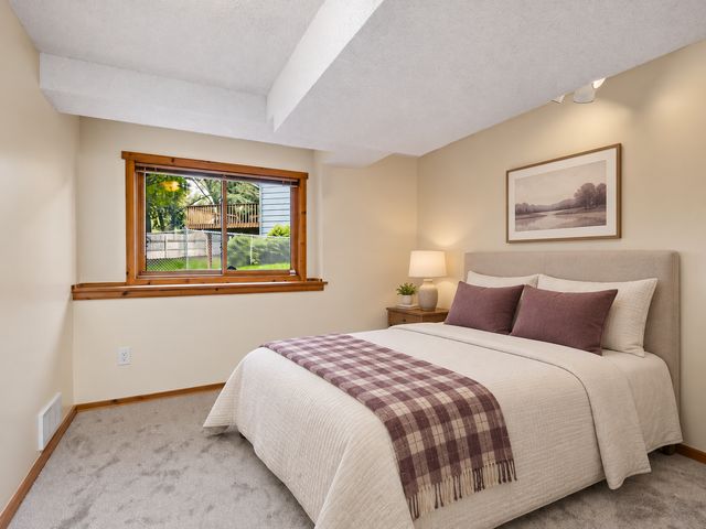 440 83rd Avenue NW, Coon Rapids, MN 55433