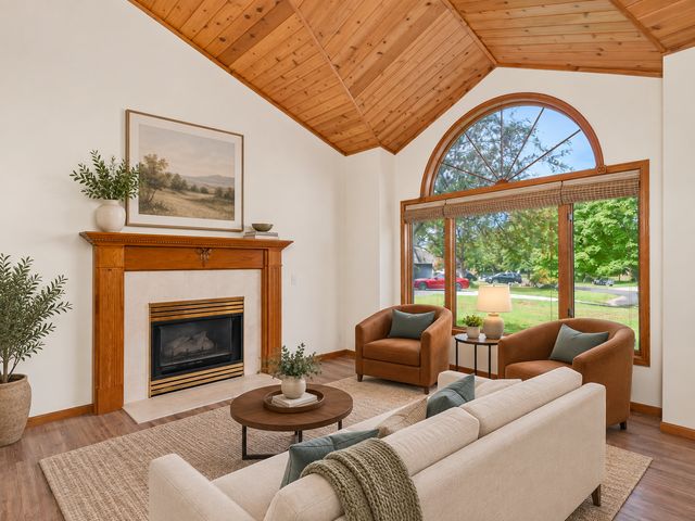 440 83rd Avenue NW, Coon Rapids, MN 55433