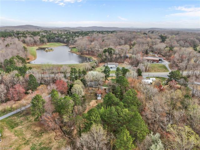 5498 S US Highway 220, Asheboro, NC 27205