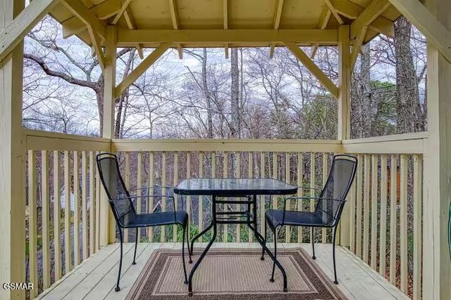 1434 N Arbon Lane, Gatlinburg, TN 37738