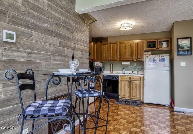 1434 N Arbon Lane, Gatlinburg, TN 37738