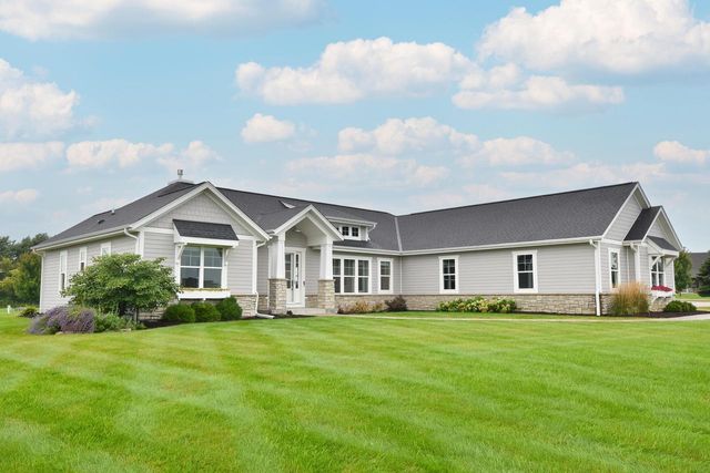 W279N8923 Sundown COURT, Hartland, WI 53029