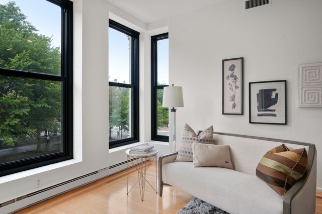 160 Commonwealth Avenue 218, Boston, MA 02116