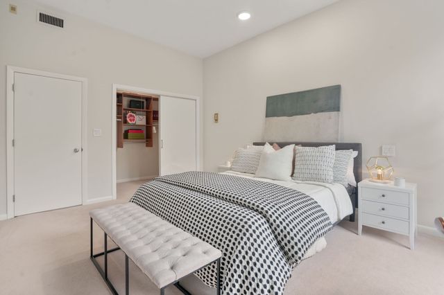 160 Commonwealth Avenue 218, Boston, MA 02116