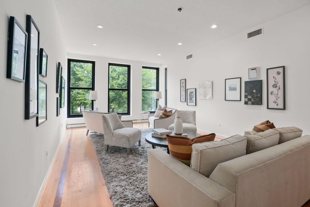 160 Commonwealth Avenue 218, Boston, MA 02116