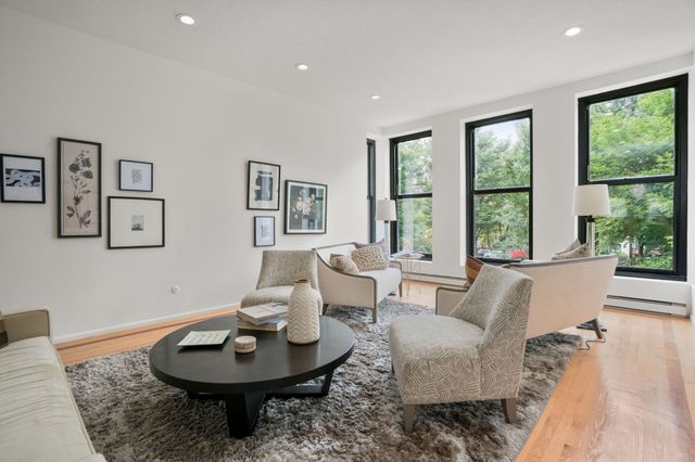 160 Commonwealth Avenue 218, Boston, MA 02116