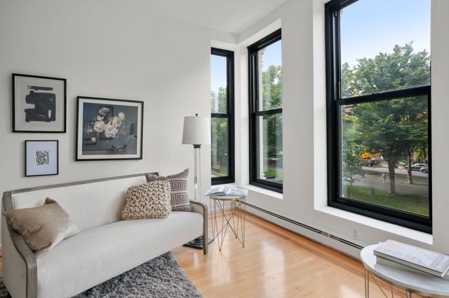 160 Commonwealth Avenue 218, Boston, MA 02116