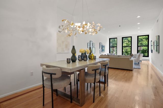 160 Commonwealth Avenue 218, Boston, MA 02116