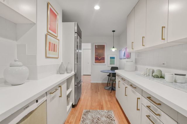 160 Commonwealth Avenue 218, Boston, MA 02116