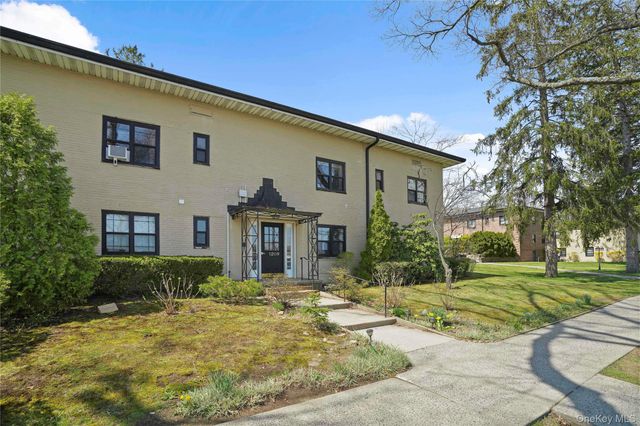 1209 California Road 2R, Eastchester, NY 10709