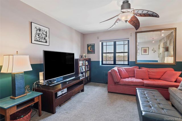 1209 California Road 2R, Eastchester, NY 10709