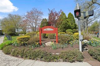 1209 California Road 2R, Eastchester, NY 10709