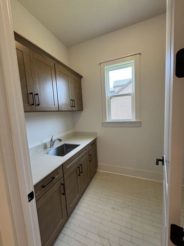5060 Fairhaven Cir, N, Thompsons Station, TN 37179