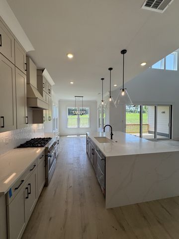 5060 Fairhaven Cir, N, Thompsons Station, TN 37179