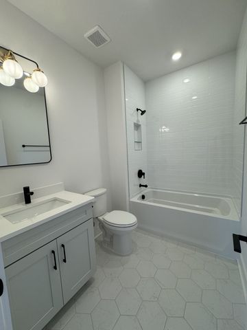 5060 Fairhaven Cir, N, Thompsons Station, TN 37179