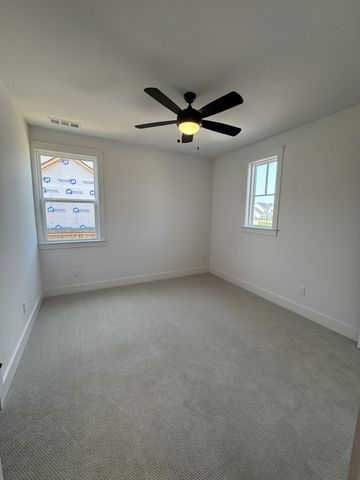 5060 Fairhaven Cir, N, Thompsons Station, TN 37179