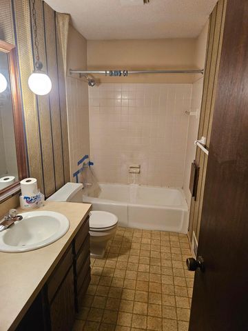 7408 W 100th Street, Bloomington, MN 55438