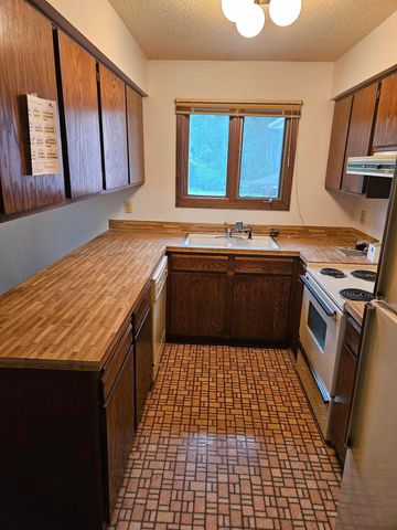 7408 W 100th Street, Bloomington, MN 55438