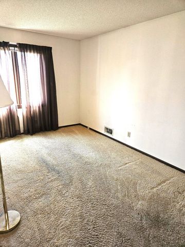 7408 W 100th Street, Bloomington, MN 55438