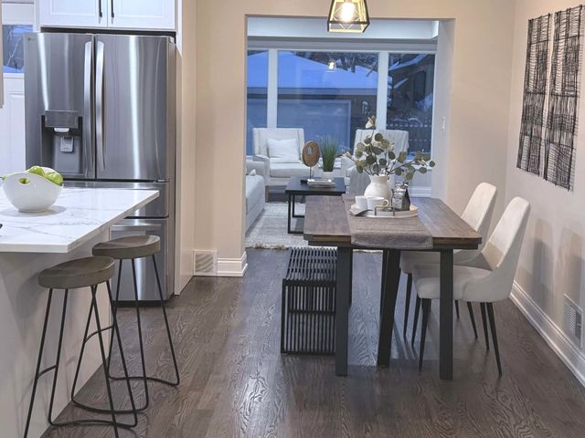 241 N Hamlin Avenue, Park Ridge, IL 60068