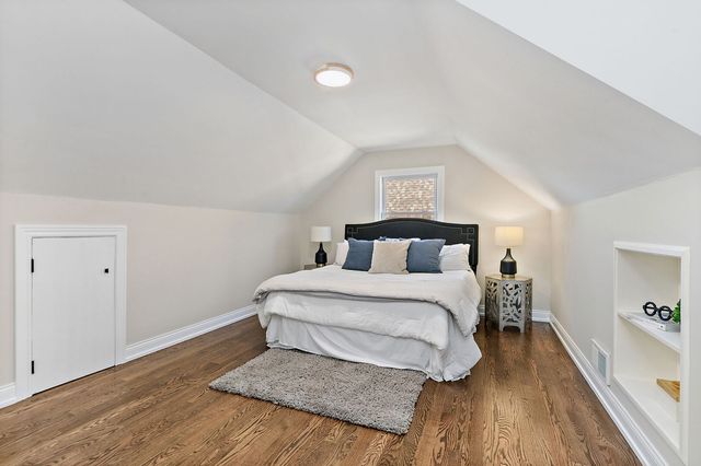 241 N Hamlin Avenue, Park Ridge, IL 60068