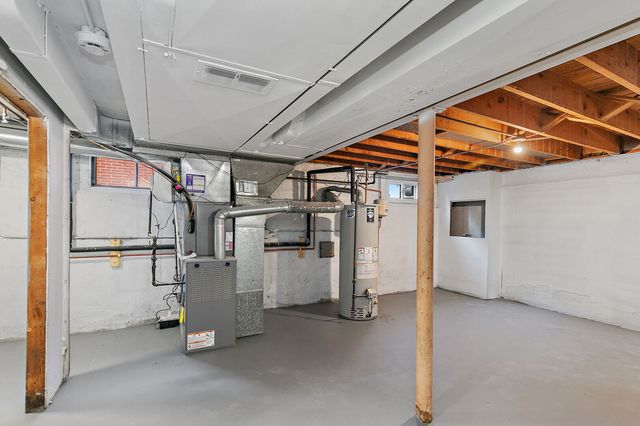 241 N Hamlin Avenue, Park Ridge, IL 60068