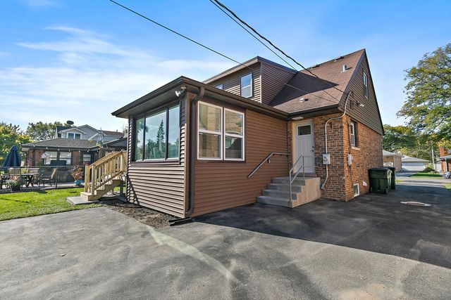 241 N Hamlin Avenue, Park Ridge, IL 60068