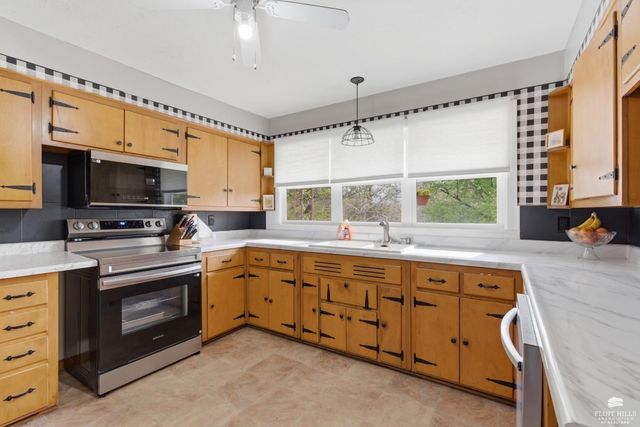 517 Wickham, Manhattan, KS 66502