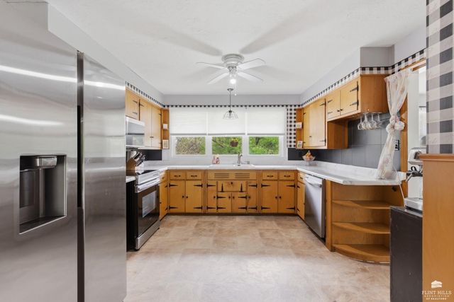 517 Wickham, Manhattan, KS 66502