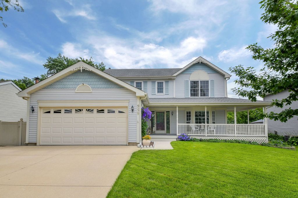 959 Hill Crest Drive, Carol Stream, IL 60188