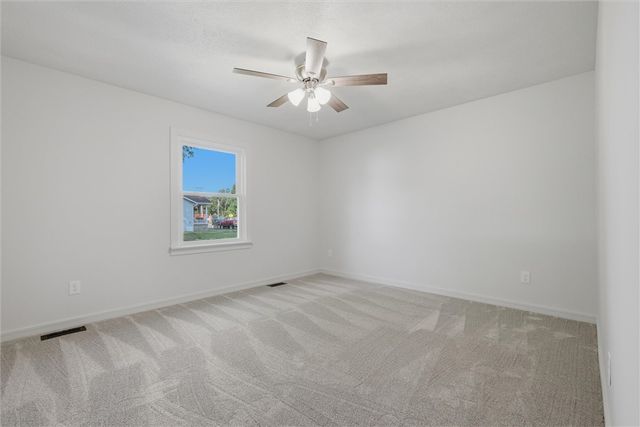 800 3rd Avenue, Hyde Park, PA 15641