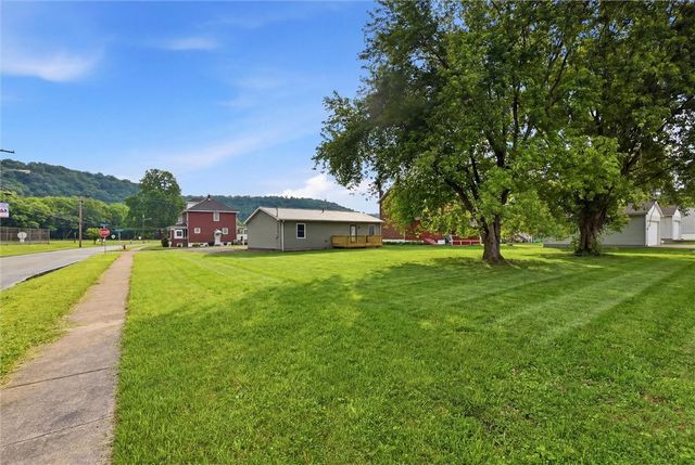 800 3rd Avenue, Hyde Park, PA 15641