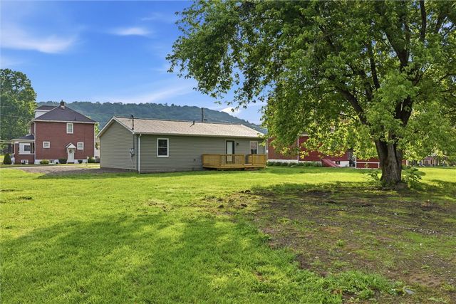 800 3rd Avenue, Hyde Park, PA 15641