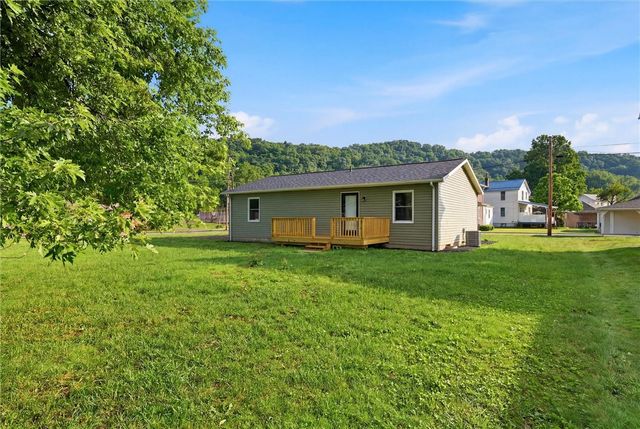 800 3rd Avenue, Hyde Park, PA 15641